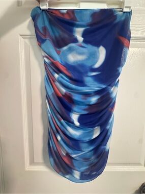 Fashion Nova Blue Abstract Strapless Ruched Dress with Red Accents